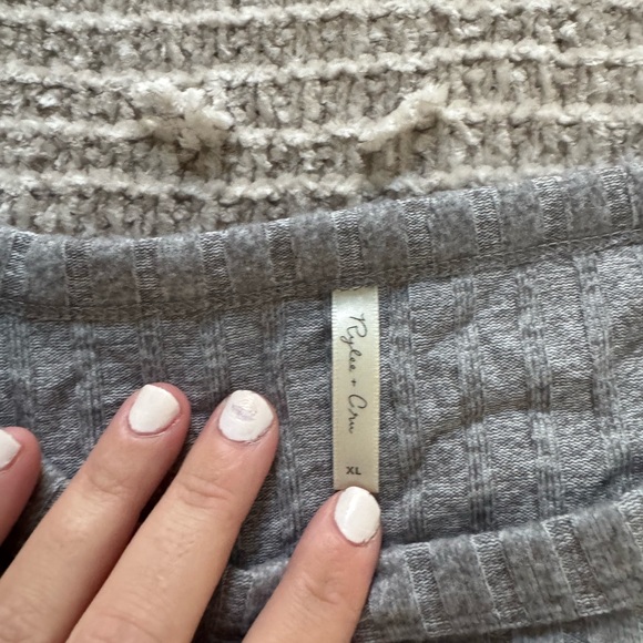 Rylee + Cru Gray Ribbed Set - Picture 4 of 5